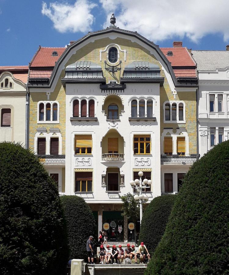 Neuhausz Suite - Ultracentral Timişoara Extérieur photo